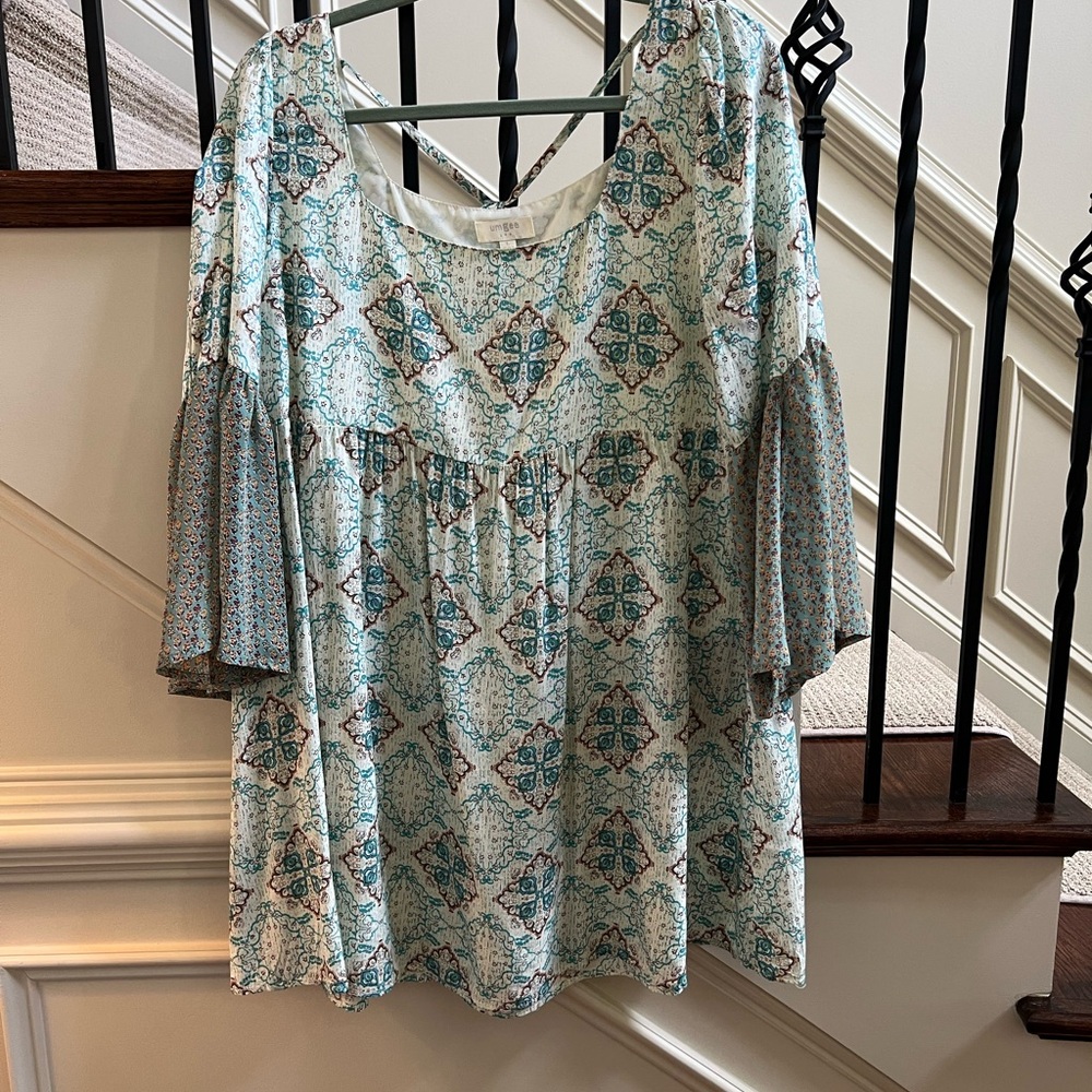 💚 Umgee boho Patterned Blue and White Women's Top bell sleeves large